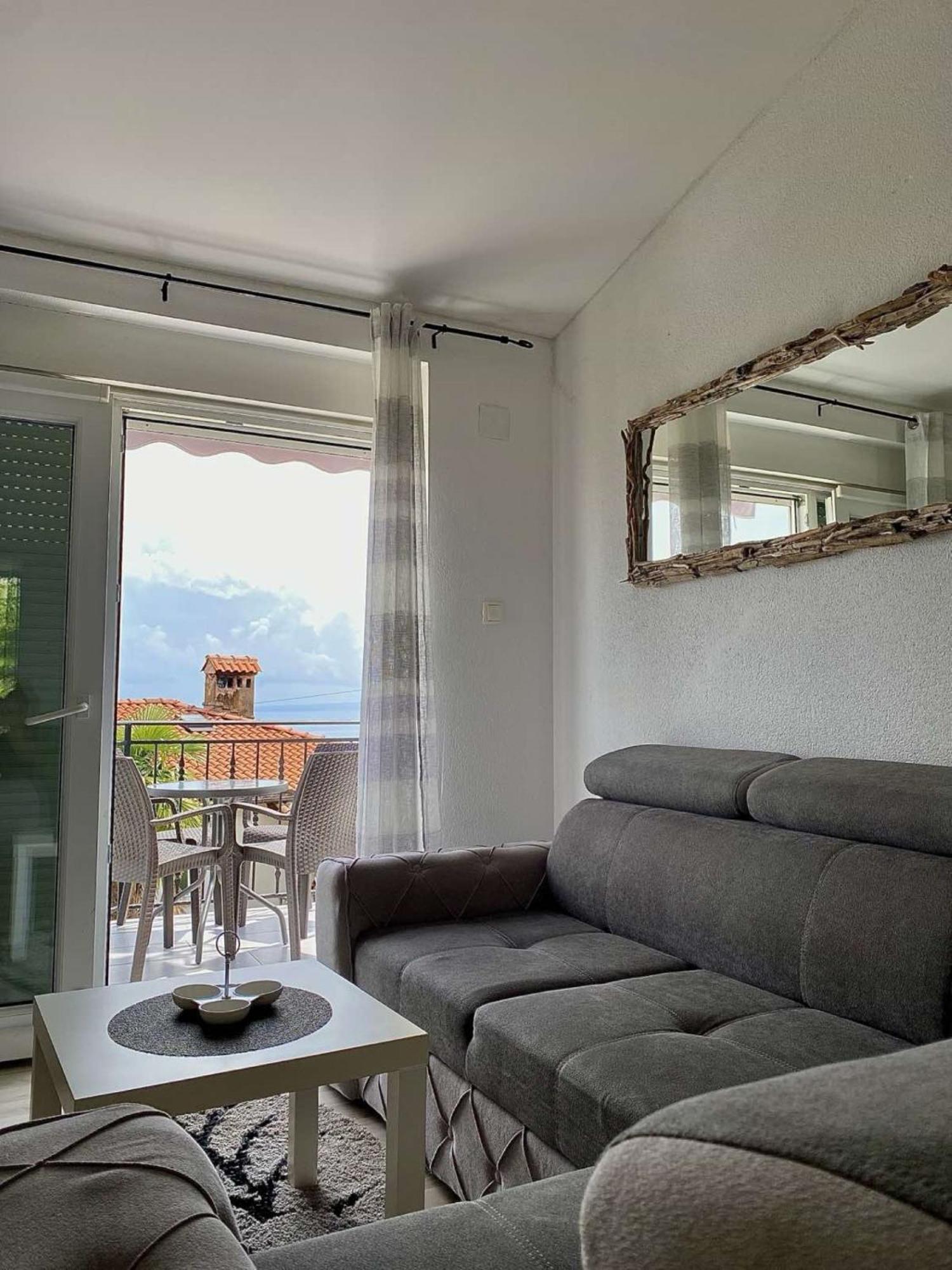 Apartments Ema Lovran Εξωτερικό φωτογραφία
